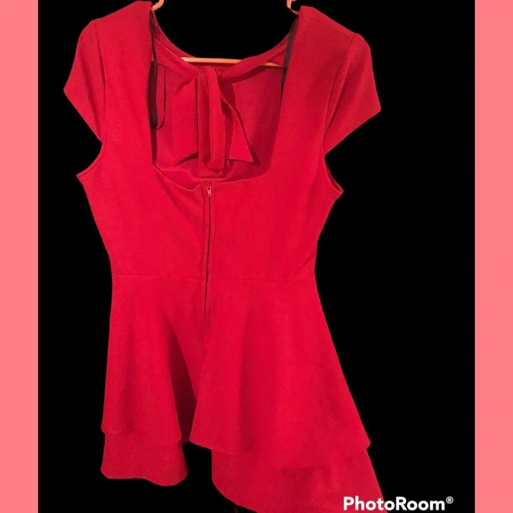 NWOT B. Darlin Red Dress👗 Open Tie Back Size 11/12 Never Worn/Never Tried On - Picture 2 of 3